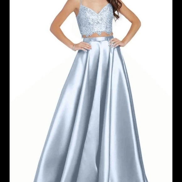 𝅺alyce Paris Formal Prom Dress Light Pale Blue 2 Piece Size 4 - Picture 1 of 16